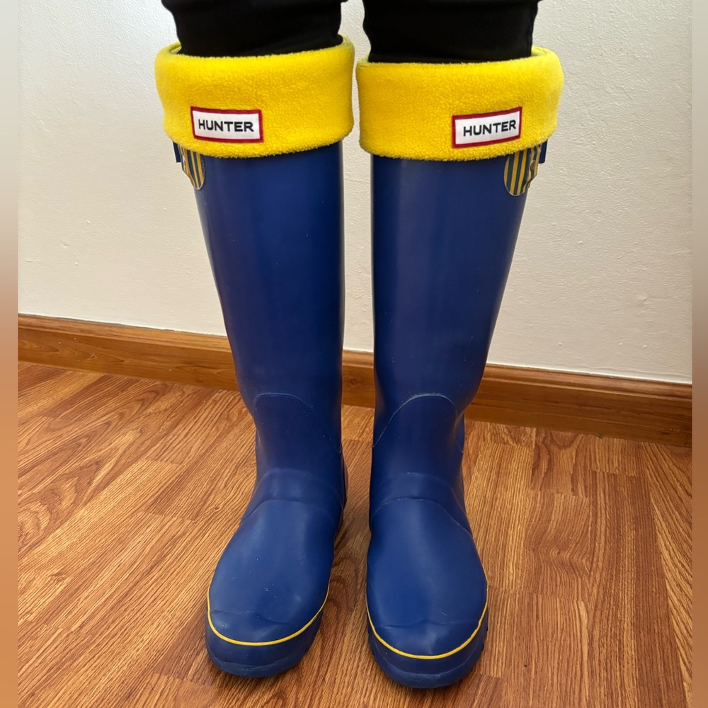 Hunter Festival Tall Blue & Yellow Rain boots limited, Yellow Boot Socks
